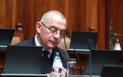 Napirenden a „Mrdić-törvények” módosítása a parlamentben
