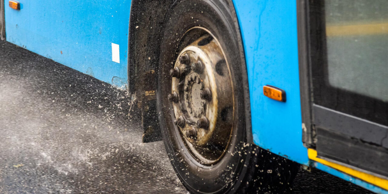 Szerbiai utasokat szállító emeletes busz balesetezett Bulgáriában