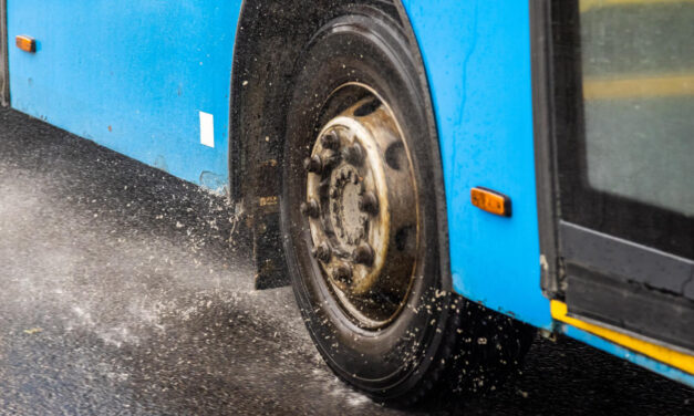 Szerbiai utasokat szállító emeletes busz balesetezett Bulgáriában