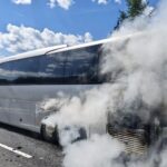 Kigyulladt Ausztriában egy magyar fialatokat szállító busz