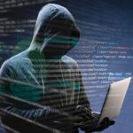 A növekvő internetes csalások és a digitális erőszak miatt figyelmeztetik a fiatalokat