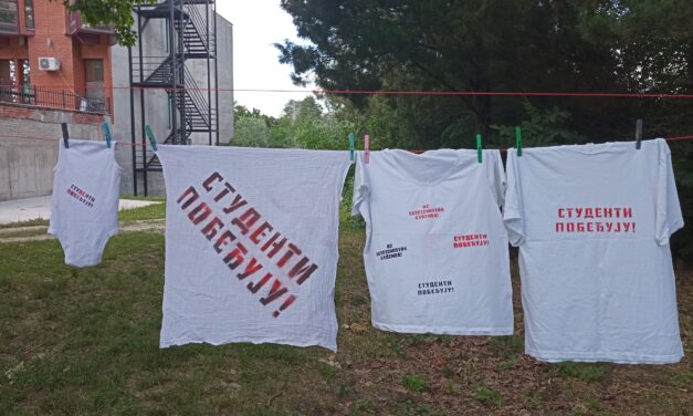 Az egyetemisták nyomtattak, a haladók tétlenül tébláboltak Óbecsén (galéria)