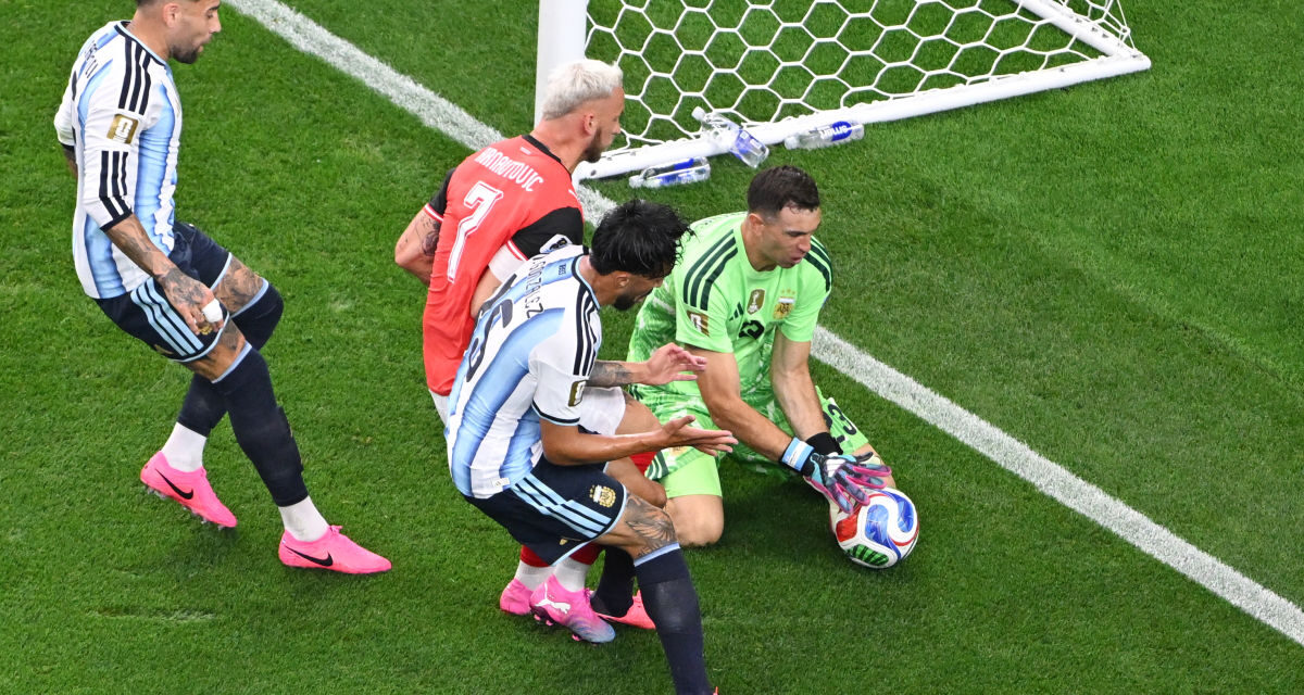 Messi két gólja világrekordot és három pontot ért