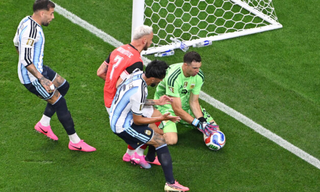 Messi két gólja világrekordot és három pontot ért