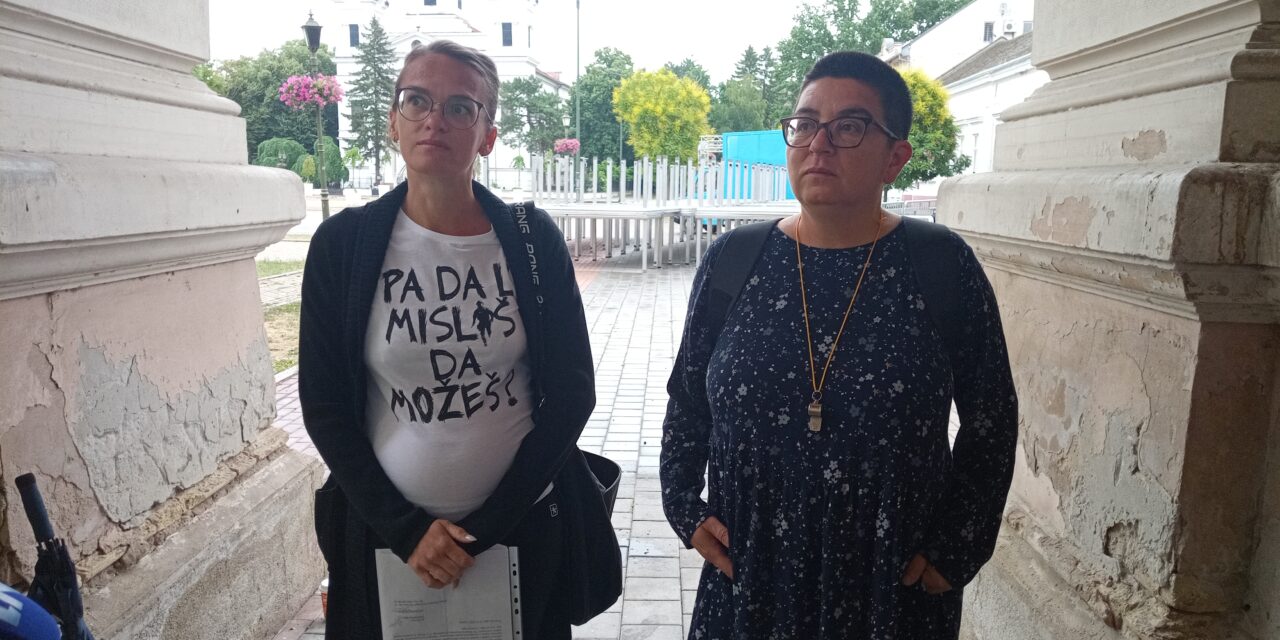 Éhségsztrájkba kezd két óbecsei édesanya