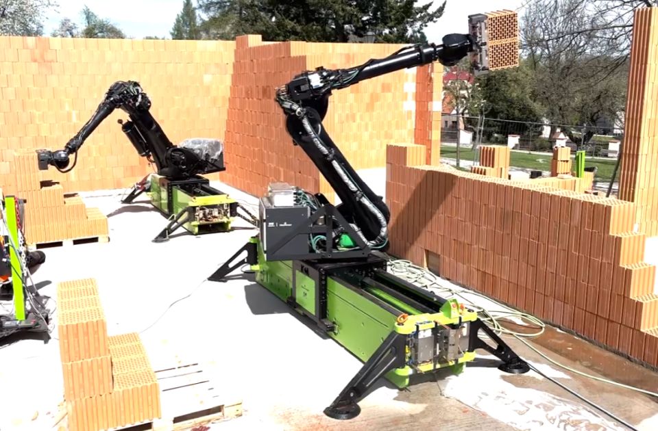 Egy kőművesrobot hat szakmunkást is képes helyettesíteni (videóval)