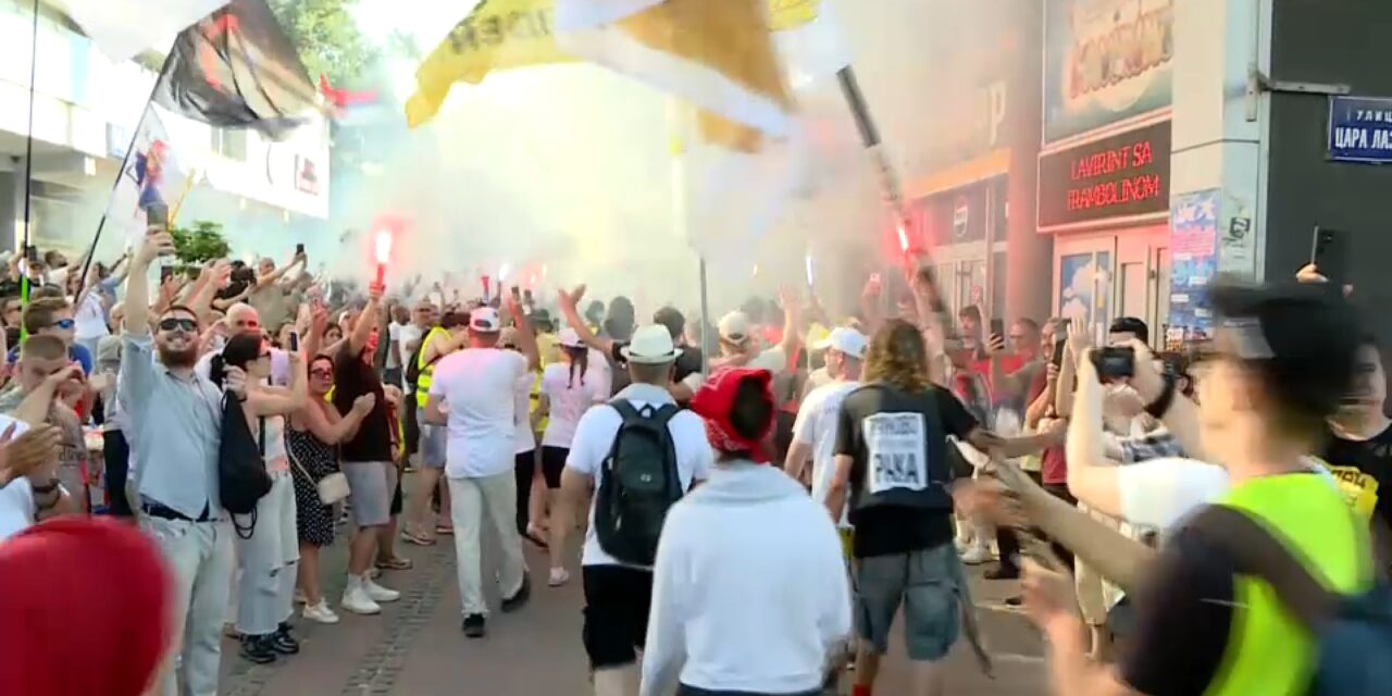 <span class="entry-title-primary">Tűzijátékkal várták a gyalogló egyetemistákat Kraljevóban</span> <span class="entry-subtitle">A Vid-napi program 18 órakor kezdődik</span>
