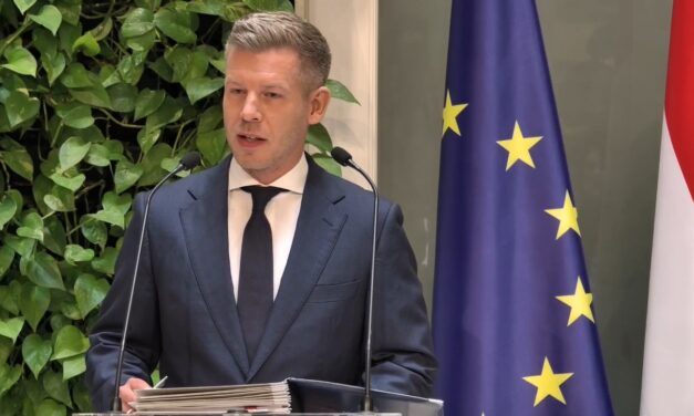 Magyar Péter: Az Orbán-kormány az osztrák-magyar határon migránstábort hozott volna létre