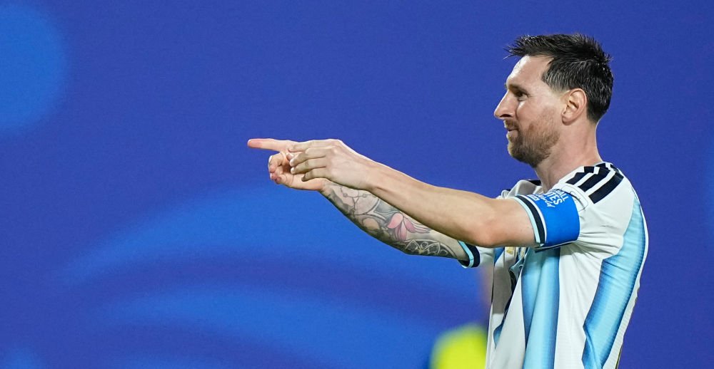 Messi rekorddöntései és -beállítása