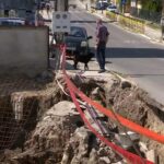 Teljesen beomlott egy út Mladenovacon (videóval)