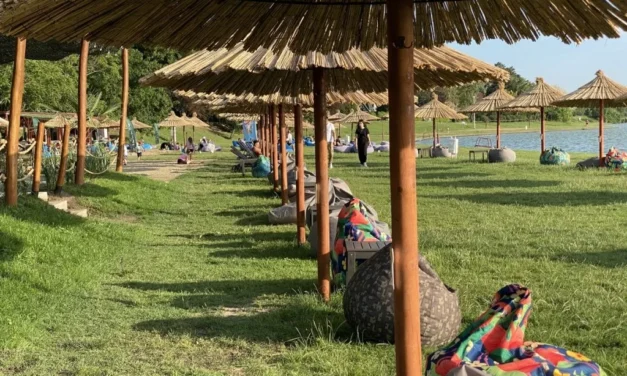 Palicsi Park Kft.: Vannak a strandon napernyők, amelyeket bárki ingyenesen használhat