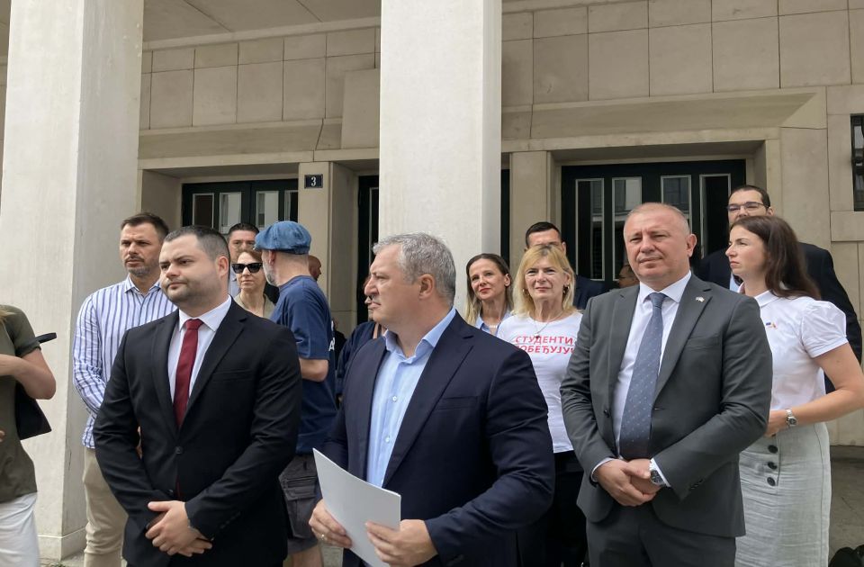„A humanitás teljes hiánya jelenik meg a felmondásokban”