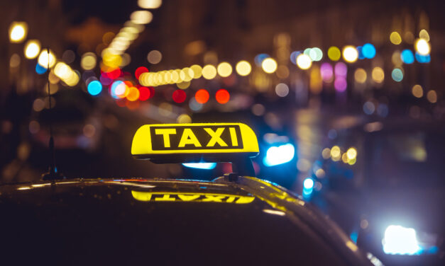 Elrabolták, megverték és Mladenovacig fuvaroztatták magukat a taxissal, majd kirabolták