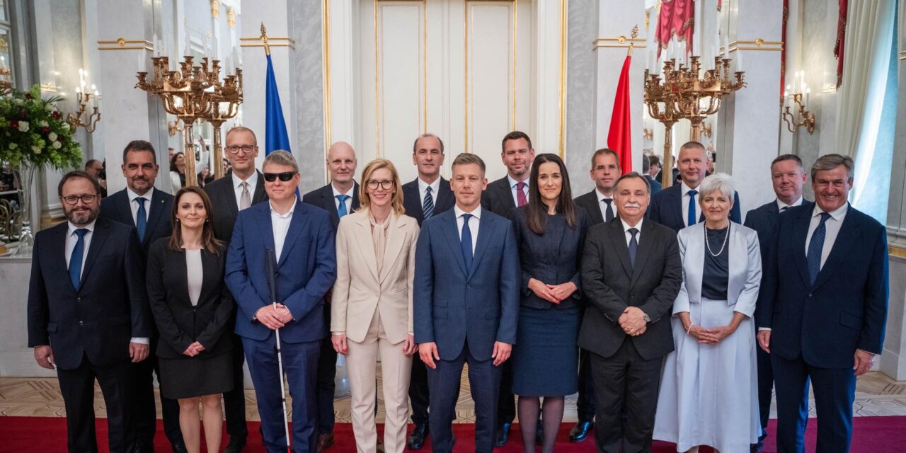 Három kormánytag is népszerűbb Magyar Péternél