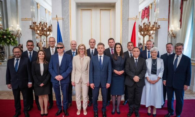 Három kormánytag is népszerűbb Magyar Péternél