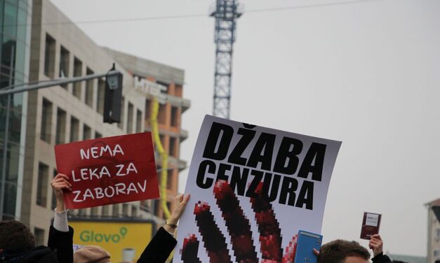 Nem lehet végzős bálja ötszáz újvidéki egyetemistának