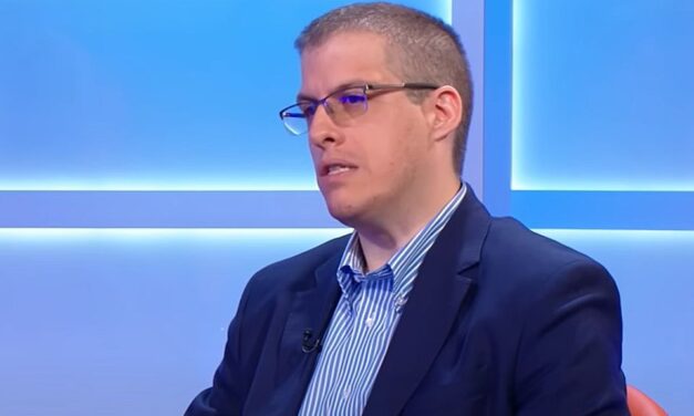 Vučić meghallgatását sürgeti egy koszovói tömeggyilkosság ügyében az áldozatok ügyvédje