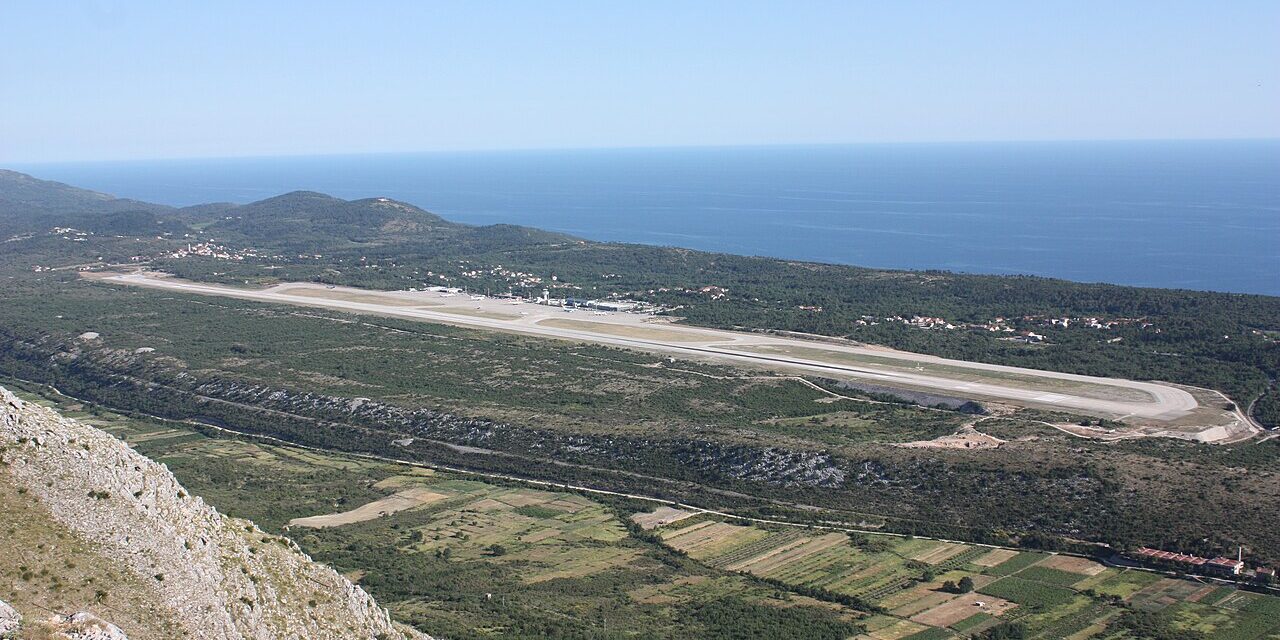 <span class="entry-title-primary">Megrepedt egy repülőgép ablaka a Dubrovnikba tartó járaton</span> <span class="entry-subtitle">A gép kényszerleszállást hajtott végre Bécsben</span>