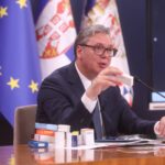 Vučić „orvost játszott”, és félrevezette a polgárokat a gyógyszerekről