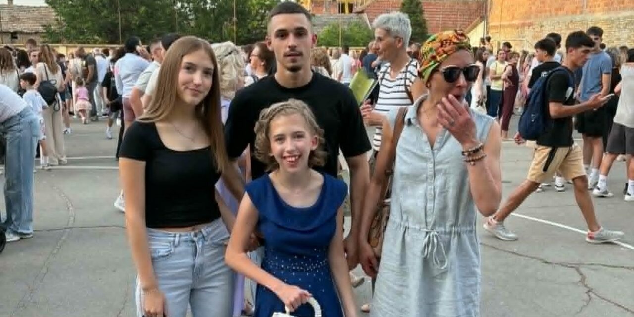 Jótékonysági bazár Óbecsén Anna és Ildikó megsegítésére