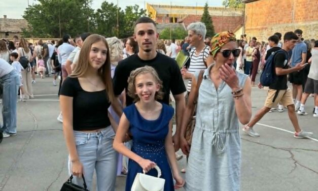 Jótékonysági bazár Óbecsén Anna és Ildikó megsegítésére