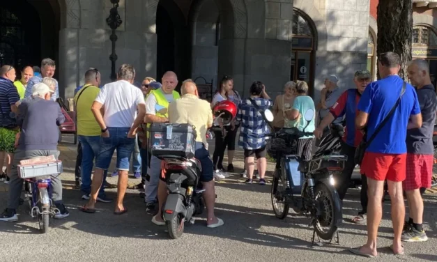 A mopedtulajdonosok elálltak az útlezárástól Szabadkán