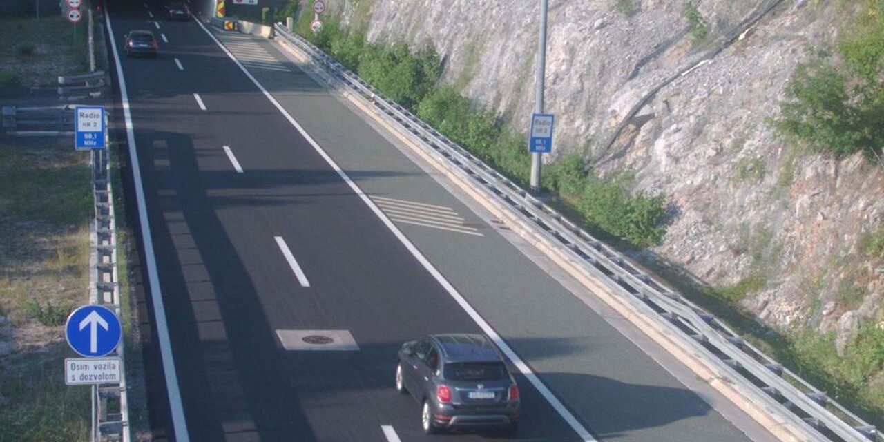 Vigyázat, medve a horvát autópályán!