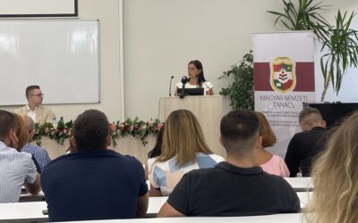 A szakma és a civil szervezetek bekapcsolását szorgalmazta a felszólalók egy része a közvitán Fremond Árpád szerint az elmúlt kilenc évben megállt az elvándorlás - Közvitán a hivatalos nyelv- és íráshasználati stratégia tervezete