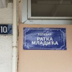 Ratko Mladić sugárút feliratú matricák jelentek meg Limánon