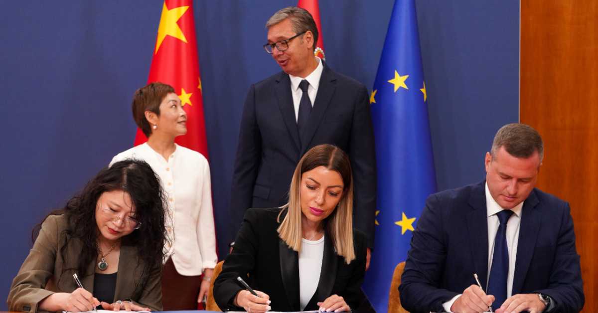 Kína akkumulátorgyárat épít Inđijában, aláírták a szerződést
