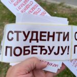 A tiltakozó szabadkai egyetemisták várják a jelentkezőket a mobil csapatokba