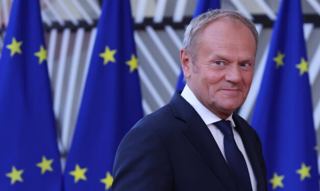 Tusk: Az orosz titkosszolgálat meg akart ölni egy ukrán származású amerikai állampolgárt Varsóban