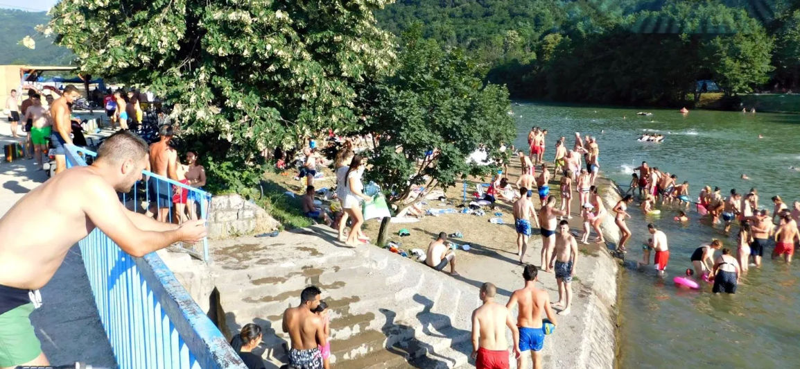 Két fuldokló gyereket mentett meg a kosárlabdaedző