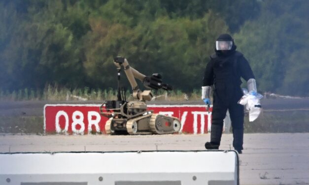 Bombával felszerelt drónt találtak a lipcsei reptéren
