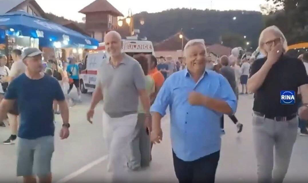 Kikkel sétált Orbán a szerbiai trombitafesztiválon?