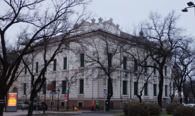 Több mint 40 határon túli épületet vett az előző magyar kormány, az egyik Szabadkán van