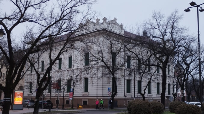 Több mint 40 határon túli épületet vett az előző magyar kormány, az egyik Szabadkán van
