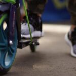 Az elektromos rollerek veszélyesebbek a motorkerékpároknál és a kerékpároknál