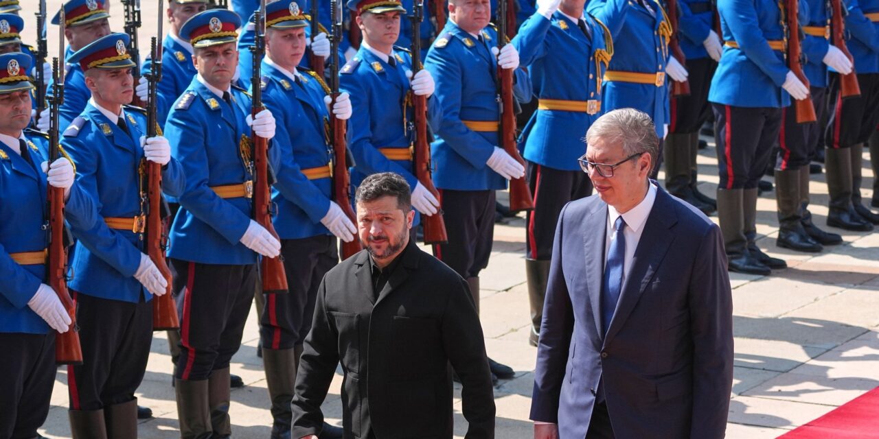 Vučić a Szerbia Palotánál fogadta Zelenszkijt