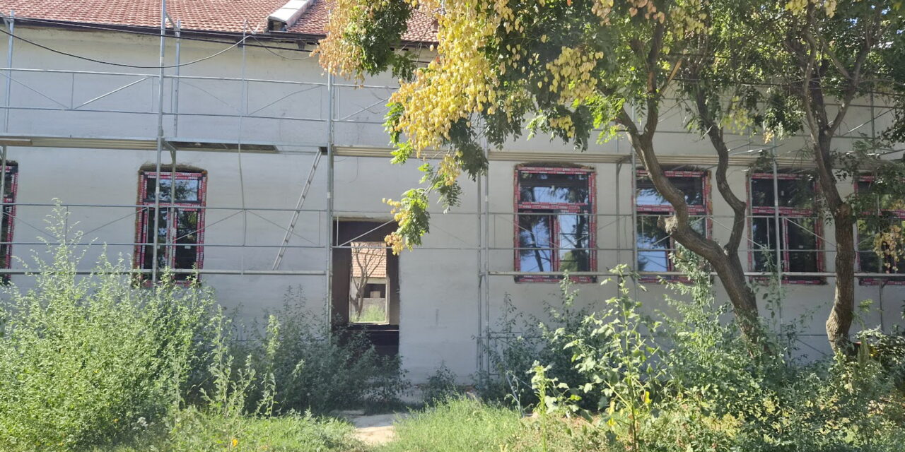 Már 1,6 millió eurónál jár az óbecsei Bratstvo iskola felújítása, de még nincs vége
