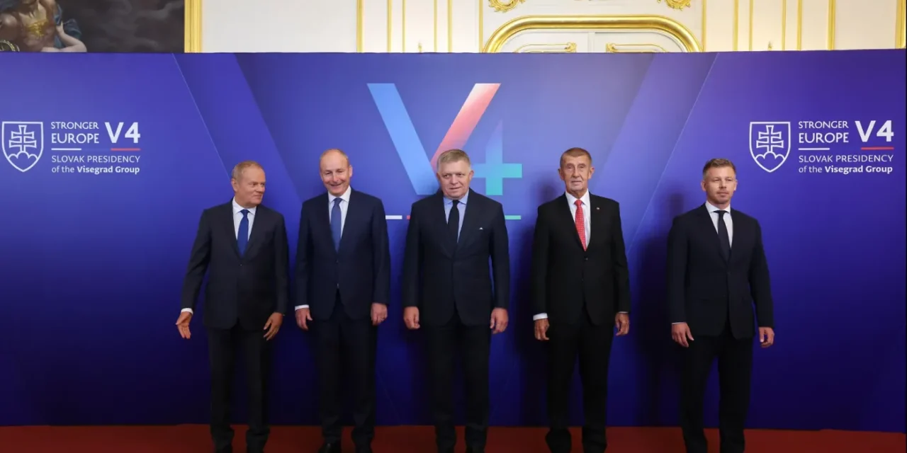 Magyar Péter a V4 találkozón: Napi egymillió eurót fizetünk a határvédelemért