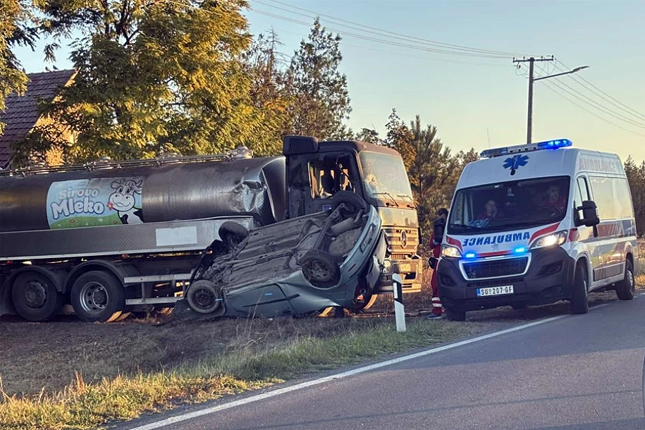 Súlyos közlekedési baleset történt a Szabadka–Bajmok úton, egy nő életét vesztette
