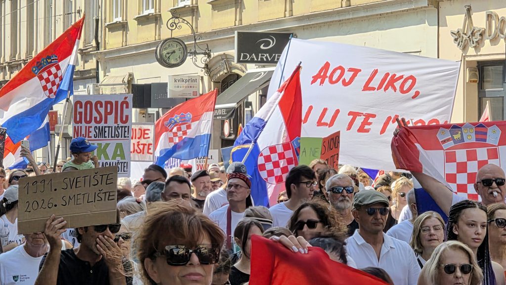 Tízezrek tüntettek Zágrábban