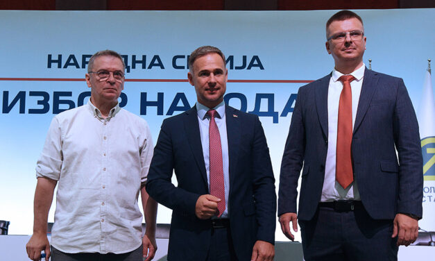 Hatvanhét aláírás hiányzott a tízezerhez, de a listát az átadók már vissza is vonták