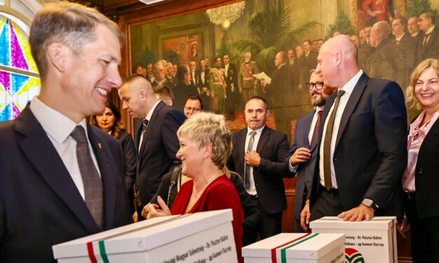 Pásztor: Ha mi nem leszünk ott a parlamentben, akkor vége van ennek a közösségnek!