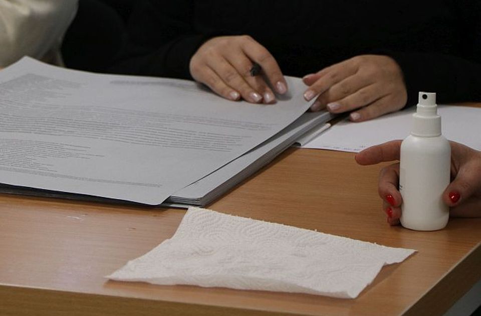 <span class="entry-title-primary">Kétségek merültek fel a Bogoljub Karić választási listáját támogató aláírásokkal kapcsolatban</span> <span class="entry-subtitle">Vizsgálatot indít a választási bizottság</span>
