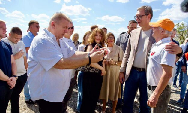 Vajdasági iskolák felújítására tett ígéretet az államfő