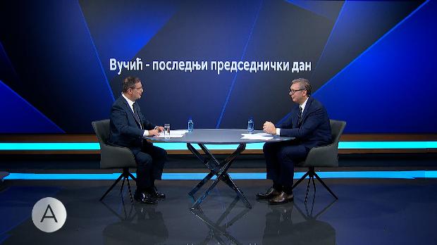 Vučić büszkén távozik, még a nap folyamán megkegyelmez több embernek