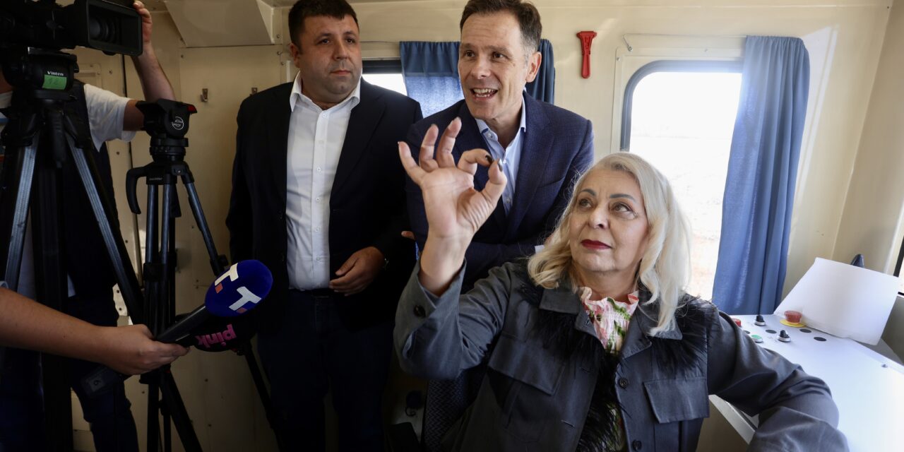 Végéhez közeledik az Expóig vezető vasútvonal építése, a miniszterek is kipróbálták
