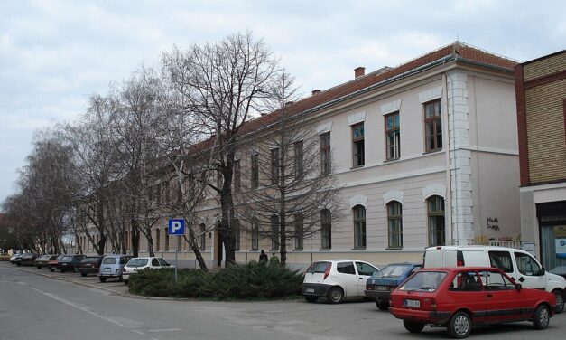 Elöntötte a víz a gimnázium épületét másfél hónappal a felújítás után